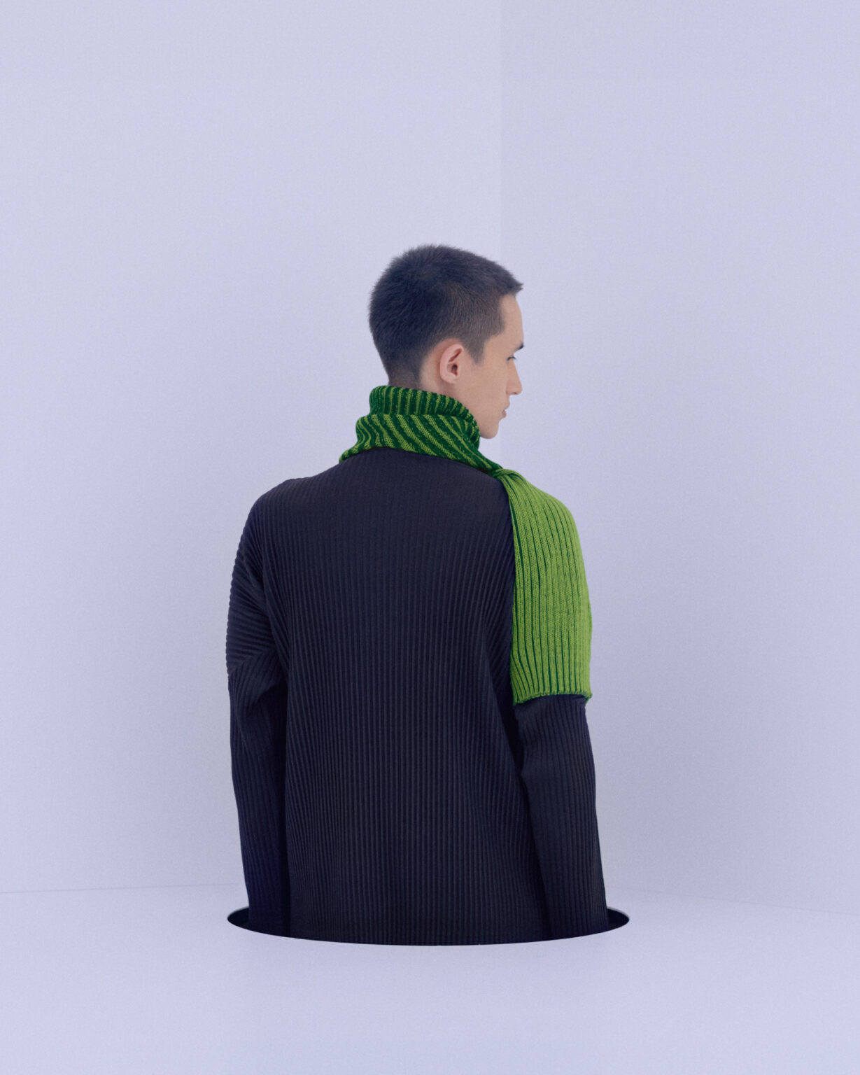 Homme Plisse RB Drawing Stole in Navy x Gray