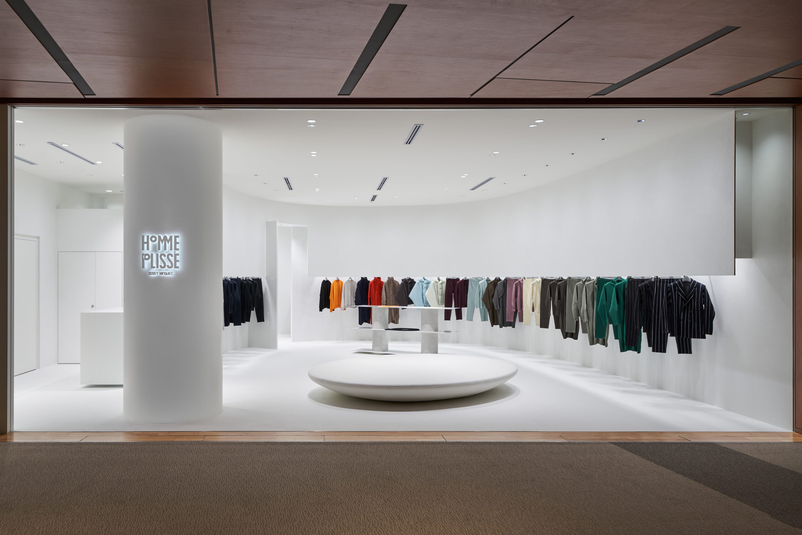 HOMME PLISSÉ ISSEY MIYAKE / ROPPONGIが東京ミッドタウンにオープン